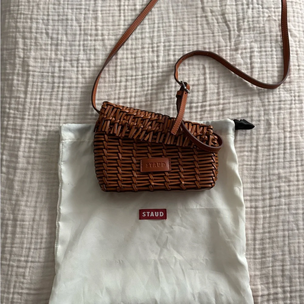 STAUD Acute Brown Woven Bag - Picture 2 of 4